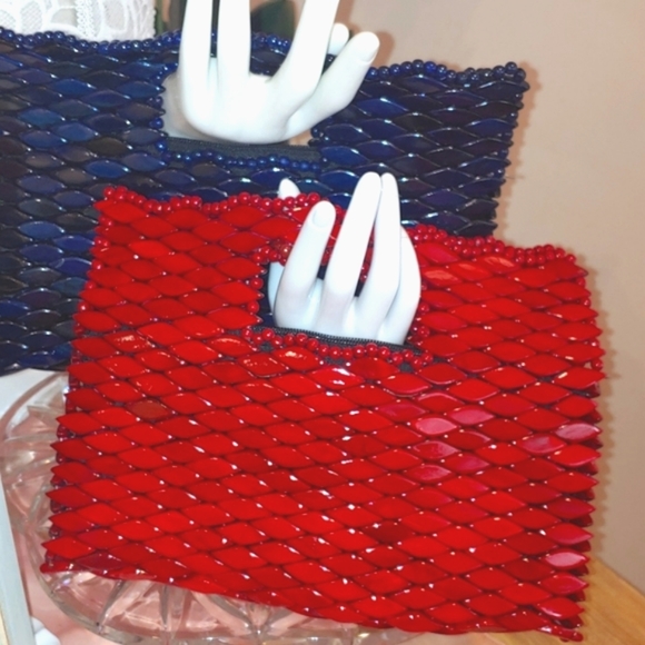 Pair of Handmade Wood bead clutch bags red and blue - Picture 2 of 16